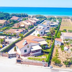 Vacanze Mare Nostrum - In Front Of The With Pool Кампофеличе-ди-Роччелла